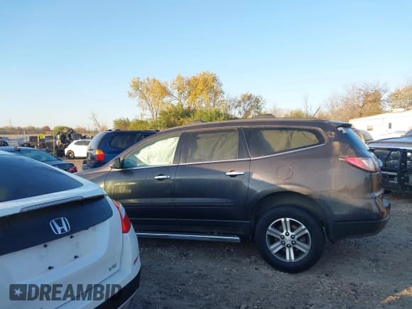 ✅ 2015 Chevrolet Traverse LT • VIN: 1GNKVHKD9FJ314801 • Lot: 43559276. Wystawiony na IAAI z przebiegiem 107 505 mil. Bezpłatny archiwum sprzedaży aukcyjnych z USA i szczegółowy raport historii pojazdu na DreamBid. Zdjęcie 14.