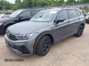 ✅ 2024 Volkswagen Tiguan SE R-Line Black • VIN: 3VV8B7AX9RM105729 • Lot: 43060610. Wystawiony na IAAI z przebiegiem 13 435 mil. Bezpłatny archiwum sprzedaży aukcyjnych z USA i szczegółowy raport historii pojazdu na DreamBid. Zdjęcie 17.