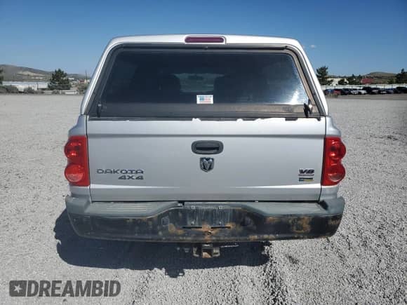 2007 Dodge Dakota ST with VIN 1D3HW28P07S173568, listed as a Copart auction lot 57132075 with 167,477 mi miles and Salvage title. Bid and sale history available at DreamBid. Image 6.