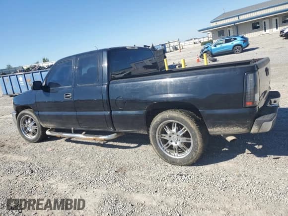 ✅ 2005 GMC Sierra 1500 Work Truck • VIN: 1GTEC19X35Z243940 • Лот: 86164165. Опубликован ранее на Copart с пробегом 43 962 миль. Бесплатный доступ к архиву аукционных продаж из США и подробный отчёт об истории автомобиля на DreamBid. Изображение 2.