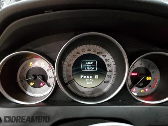 ✅ 2012 Mercedes-Benz C 250 Sport • VIN: WDDGF4HBXCR234260 • Lot: 90314295. Wystawiony na Copart z przebiegiem 172 900 mil. Bezpłatny archiwum sprzedaży aukcyjnych z USA i szczegółowy raport historii pojazdu na DreamBid. Zdjęcie 9.