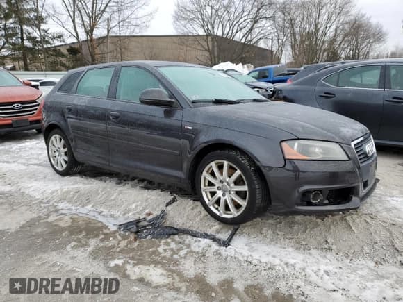 ✅ 2010 Audi A3 Premium Plus • VIN: WAUKEAFM6AA112563 • Lot: 45934715. Wystawiony na Copart z przebiegiem 111 799 mil. Bezpłatny archiwum sprzedaży aukcyjnych z USA i szczegółowy raport historii pojazdu na DreamBid. Zdjęcie 4.