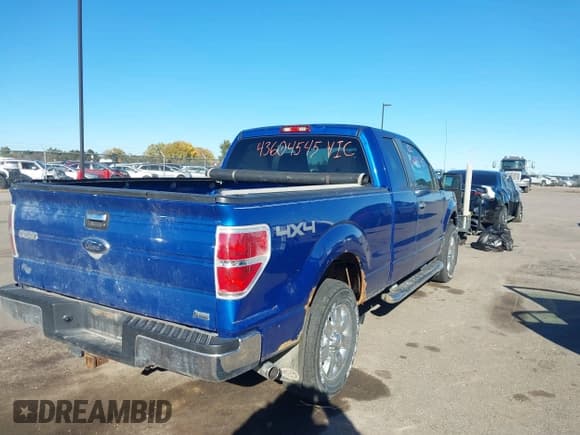 ✅ 2010 Ford F-150 XL • VIN: 1FTFX1EV4AKE16414 • Lot: 43604545. Wystawiony na IAAI z przebiegiem 127 826 mil. Bezpłatny archiwum sprzedaży aukcyjnych z USA i szczegółowy raport historii pojazdu na DreamBid. Zdjęcie 4.