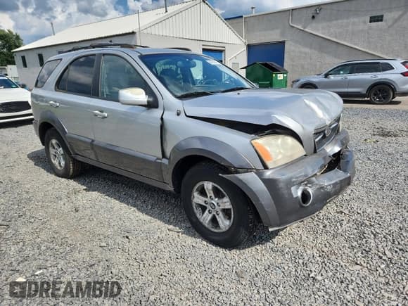 ✅ 2004 Kia Sorento LX • VIN: KNDJC733545230913 • Лот: 64756845. Опубликован ранее на Copart с пробегом 58 498 миль. Бесплатный доступ к архиву аукционных продаж из США и подробный отчёт об истории автомобиля на DreamBid. Изображение 4.