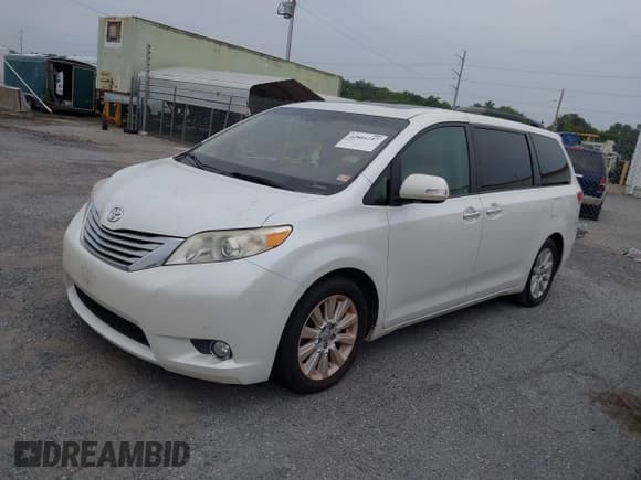 ✅ 2013 Toyota Sienna XLE • VIN: 5TDDK3DC3DS056258 • Lot: 42801297. Listed on IAAI with Not provided. Free auction sales archive from the USA and detailed vehicle history report at DreamBid. Image 2.