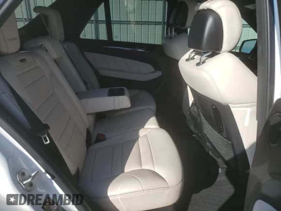 ✅ 2016 Mercedes-Benz GLE 63 S AMG • VIN: 4JGDA7FB9GA698026 • Lot: 77214434. Wystawiony na Copart z przebiegiem 82 949 mil. Bezpłatny archiwum sprzedaży aukcyjnych z USA i szczegółowy raport historii pojazdu na DreamBid. Zdjęcie 11.