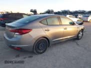 ✅ 2019 Hyundai Elantra SE • VIN: KMHD74LF0KU809462 • Лот: 43317870. Опубликован ранее на IAAI с пробегом 69 271 миль. Бесплатный доступ к архиву аукционных продаж из США и подробный отчёт об истории автомобиля на DreamBid. Изображение 4.