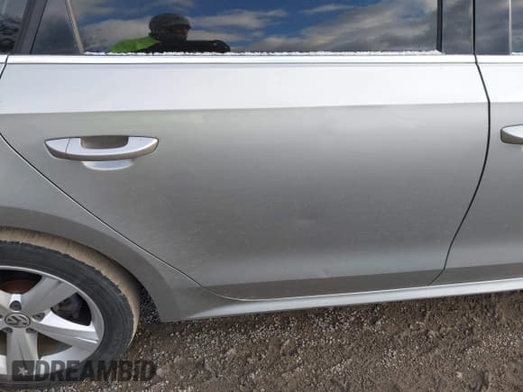 ✅ 2013 Volkswagen Passat SE • VIN: 1VWBN7A32DC098462 • Lot: 43813134. Listed on IAAI with 142,831 mi. Free auction sales archive from the USA and detailed vehicle history report at DreamBid. Image 12.