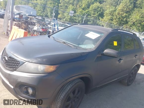 ✅ 2011 Kia Sorento LX • VIN: 5XYKTDA16BG128304 • Lot: 43180772. Wystawiony na IAAI z przebiegiem 175 867 mil. Bezpłatny archiwum sprzedaży aukcyjnych z USA i szczegółowy raport historii pojazdu na DreamBid. Zdjęcie 6.