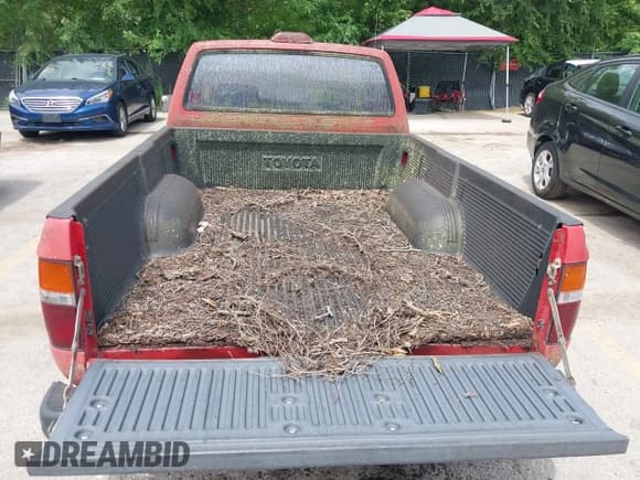 ✅ 1995 Toyota Pickup • VIN: 4TARN81A9SZ328817 • Лот: 42828123. Опубликован ранее на IAAI с пробегом 128 102 миль. Бесплатный доступ к архиву аукционных продаж из США и подробный отчёт об истории автомобиля на DreamBid. Изображение 8.