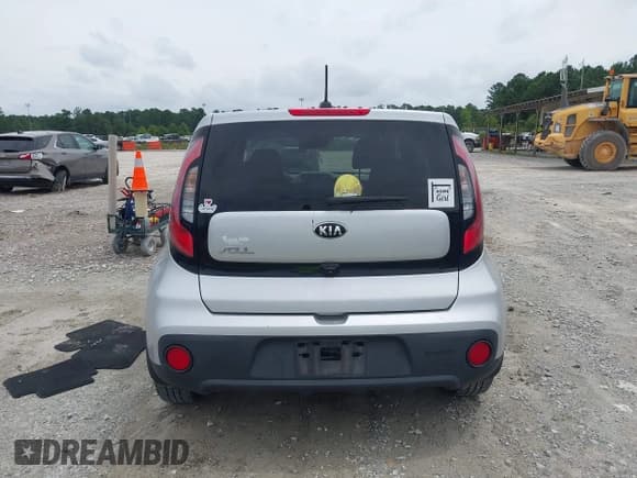 ✅ 2017 Kia Soul • VIN: KNDJN2A27H7447526 • Lot: 43040022. Listed on IAAI with 75,590 mi. Free auction sales archive from the USA and detailed vehicle history report at DreamBid. Image 16.