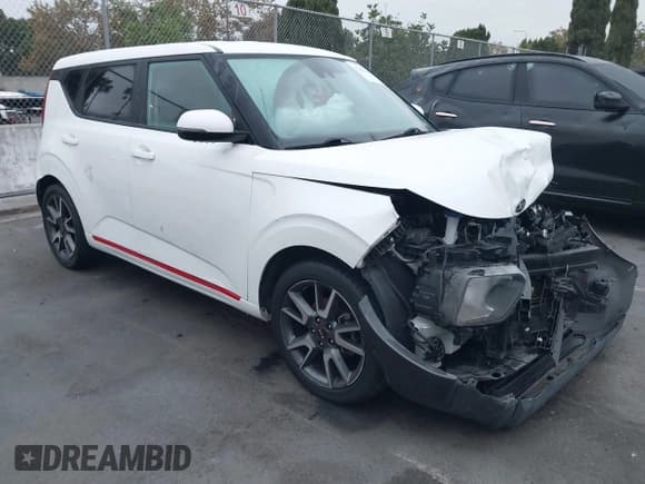 ✅ 2020 Kia Soul GT-Line • VIN: KNDJ63AUXL7701663 • Lot: 43367980. Wystawiony na IAAI z przebiegiem 74 270 mil. Bezpłatny archiwum sprzedaży aukcyjnych z USA i szczegółowy raport historii pojazdu na DreamBid. Zdjęcie 1.