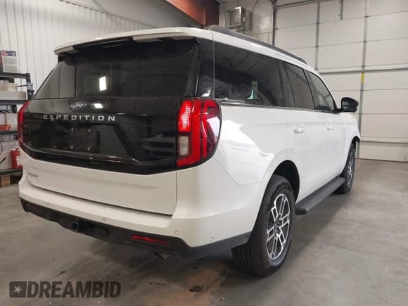 ✅ 2025 Ford Expedition Active • VIN: 1FMJU1H82SEA09714 • Лот: 42987310. Опубликован ранее на IAAI с пробегом 13 025 миль. Бесплатный доступ к архиву аукционных продаж из США и подробный отчёт об истории автомобиля на DreamBid. Изображение 4.