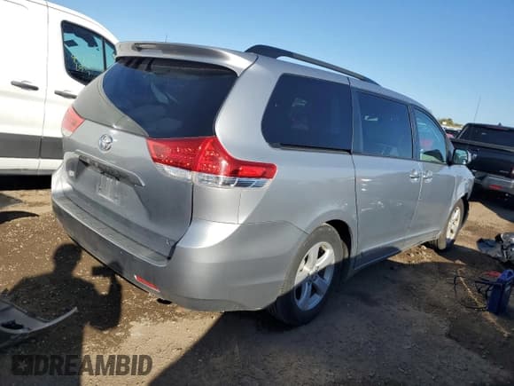 ✅ 2011 Toyota Sienna LE AAS • VIN: 5TDKK3DCXBS075880 • Lot: 82592245. Listed on Copart with 75,190 mi. Free auction sales archive from the USA and detailed vehicle history report at DreamBid. Image 3.