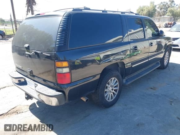 ✅ 2006 Chevrolet Suburban LS • VIN: 1GNEC16Z86J168195 • Lot: 41682417. Wystawiony na IAAI z przebiegiem 186 415 mil. Bezpłatny archiwum sprzedaży aukcyjnych z USA i szczegółowy raport historii pojazdu na DreamBid. Zdjęcie 4.