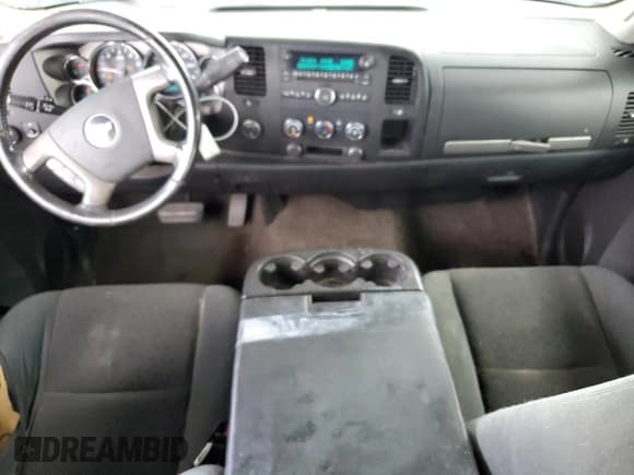 ✅ 2008 Chevrolet Silverado 2500HD 1LT • VIN: 1GCHK29K18E104461 • Lot: 67925115. Wystawiony na Copart z przebiegiem 208 825 mil. Bezpłatny archiwum sprzedaży aukcyjnych z USA i szczegółowy raport historii pojazdu na DreamBid. Zdjęcie 8.