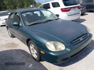 1999 Hyundai Sonata GLS с VIN KMHWF35V6XA107973, выставлен на аукционе IAAI как лот 42119318 с пробегом 174 231 миль миль и . История ставок и продаж доступна на DreamBid. Изображение 1.
