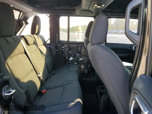 ✅ 2021 Jeep Wrangler Unlimited Willys • VIN: 1C4HJXDN9MW592774 • Lot: 80553705. Listed on Copart with 110,973 mi. Free auction sales archive from the USA and detailed vehicle history report at DreamBid. Image 11.