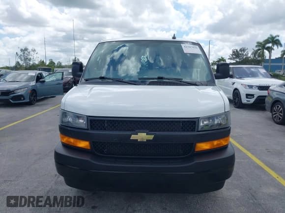 ✅ 2022 Chevrolet Express Cargo • VIN: 1GCWGAFP8N1259529 • Lot: 42707939. Wystawiony na IAAI z przebiegiem 47 935 mil. Bezpłatny archiwum sprzedaży aukcyjnych z USA i szczegółowy raport historii pojazdu na DreamBid. Zdjęcie 6.