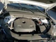 ✅ 2018 Volvo XC60 Momentum • VIN: LYV102RK0JB068923 • Lot: 90018685. Wystawiony na Copart z przebiegiem 67 853 mil. Bezpłatny archiwum sprzedaży aukcyjnych z USA i szczegółowy raport historii pojazdu na DreamBid. Zdjęcie 17.