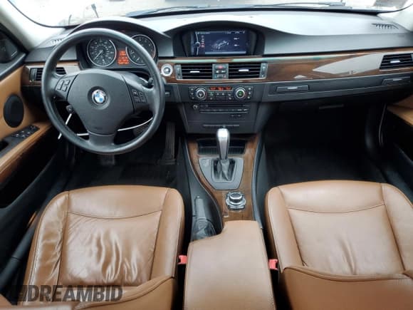 ✅ 2011 BMW 3 Series 335i xDrive • VIN: WBAPL5G50BNN24028 • Lot: 86438825. Wystawiony na Copart z przebiegiem 126 757 mil. Bezpłatny archiwum sprzedaży aukcyjnych z USA i szczegółowy raport historii pojazdu na DreamBid. Zdjęcie 8.