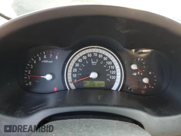 ✅ 2008 Hyundai Entourage GLS • VIN: KNDMC233X86045787 • Лот: 70932554. Опубликован ранее на Copart с пробегом 236 192 миль. Бесплатный доступ к архиву аукционных продаж из США и подробный отчёт об истории автомобиля на DreamBid. Изображение 9.