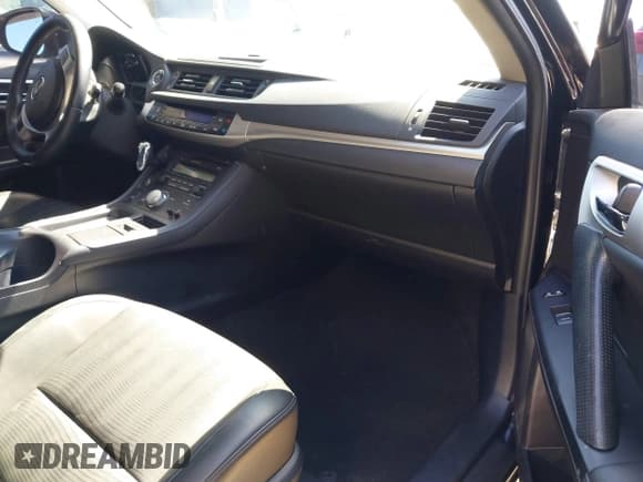 ✅ 2012 Lexus CT 200h Premium • VIN: JTHKD5BH0C2093218 • Lot: 41815958. Wystawiony na IAAI z przebiegiem 113 177 mil. Bezpłatny archiwum sprzedaży aukcyjnych z USA i szczegółowy raport historii pojazdu na DreamBid. Zdjęcie 5.