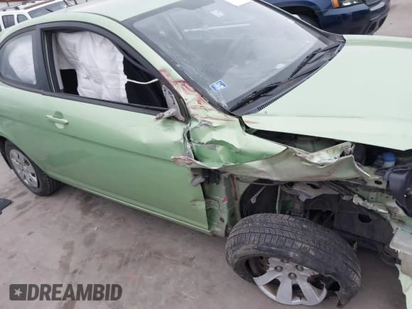 ✅ 2010 Hyundai Accent GS • VIN: KMHCM3AC0AU179061 • Lot: 41684083. Wystawiony na IAAI z przebiegiem 117 311 mil. Bezpłatny archiwum sprzedaży aukcyjnych z USA i szczegółowy raport historii pojazdu na DreamBid. Zdjęcie 6.