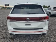 ✅ 2024 Volkswagen Atlas SEL Premium R-Line • VIN: 1V2FR2CA9RC550257 • Lot: 83845235. Wystawiony na Copart z przebiegiem Nie podano. Bezpłatny archiwum sprzedaży aukcyjnych z USA i szczegółowy raport historii pojazdu na DreamBid. Zdjęcie 6.