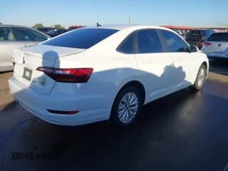 ✅ 2019 Volkswagen Jetta S • VIN: 3VWC57BU3KM196195 • Lot: 43652817. Wystawiony na IAAI z przebiegiem 89 564 mil. Bezpłatny archiwum sprzedaży aukcyjnych z USA i szczegółowy raport historii pojazdu na DreamBid. Zdjęcie 4.