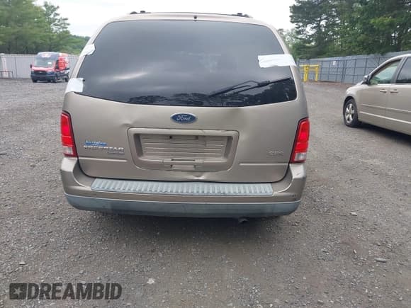 ✅ 2004 Ford Freestar SES • VIN: 2FMZA57684BA11355 • Лот: 42589189. Опубликован ранее на IAAI с пробегом 121 000 миль. Бесплатный доступ к архиву аукционных продаж из США и подробный отчёт об истории автомобиля на DreamBid. Изображение 6.