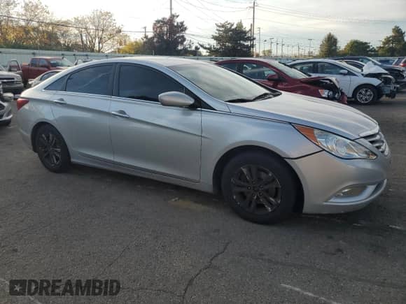 ✅ 2013 Hyundai Sonata GLS • VIN: 5NPEB4AC4DH594679 • Lot: 82479825. Wystawiony na Copart z przebiegiem 265 605 mil mil. Skorzystaj z bezpłatnego archiwum sprzedaży aukcyjnych z USA i zobacz szczegółowy raport historii pojazdu na DreamBid. Zdjęcie 4.