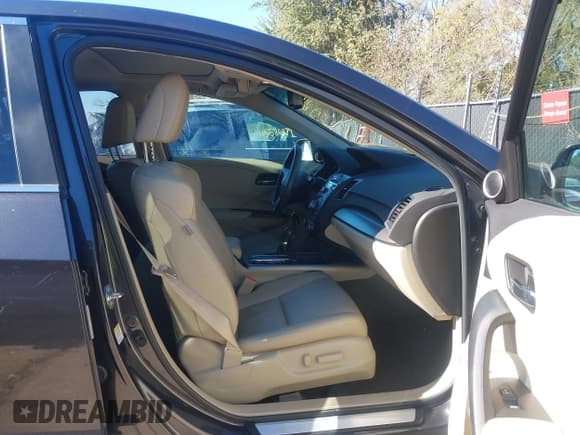 ✅ 2013 Acura RDX Technology • VIN: 5J8TB4H5XDL007428 • Lot: 43583987. Listed on IAAI with 106,810 mi. Free auction sales archive from the USA and detailed vehicle history report at DreamBid. Image 5.