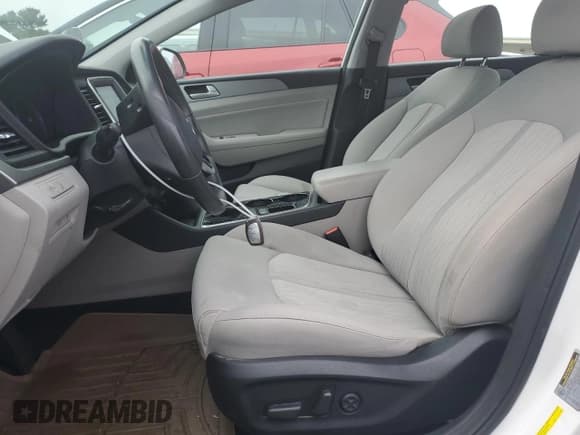 ✅ 2019 Hyundai Sonata • VIN: KMHE14L25KA093906 • Лот: 55942464. Опубликован ранее на Copart с пробегом 66 080 миль. Бесплатный доступ к архиву аукционных продаж из США и подробный отчёт об истории автомобиля на DreamBid. Изображение 7.