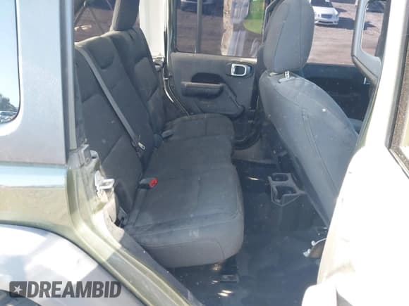 ✅ 2022 Jeep Wrangler Unlimited High Tide • VIN: 1C4HJXDG5NW113205 • Lot: 41488724. Listed on IAAI with 30,446 mi. Free auction sales archive from the USA and detailed vehicle history report at DreamBid. Image 8.