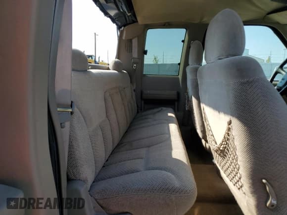 ✅ 1998 GMC Sierra 1500 • VIN: 2GTEK19R6W1553174 • Лот: 71101985. Опубликован ранее на Copart с пробегом 164 198 миль. Бесплатный доступ к архиву аукционных продаж из США и подробный отчёт об истории автомобиля на DreamBid. Изображение 10.