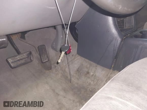 ✅ 2000 GMC Sierra 1500 SLE • VIN: 2GTEC19T3Y1302186 • Lot: 43560936. Wystawiony na IAAI z przebiegiem Nie podano. Bezpłatny archiwum sprzedaży aukcyjnych z USA i szczegółowy raport historii pojazdu na DreamBid. Zdjęcie 11.