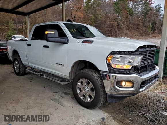 ✅ 2024 Ram 2500 Big Horn • VIN: 3C6UR5DJXRG405922 • Lot: 93976105. Listed on Copart with 23,276 mi. Free auction sales archive from the USA and detailed vehicle history report at DreamBid. Image 4.
