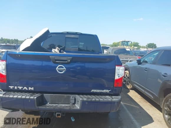 ✅ 2018 Nissan Titan Pro-4X • VIN: 1N6AA1E55JN530834 • Lot: 42716942. Wystawiony na IAAI z przebiegiem 111 437 mil. Bezpłatny archiwum sprzedaży aukcyjnych z USA i szczegółowy raport historii pojazdu na DreamBid. Zdjęcie 16.