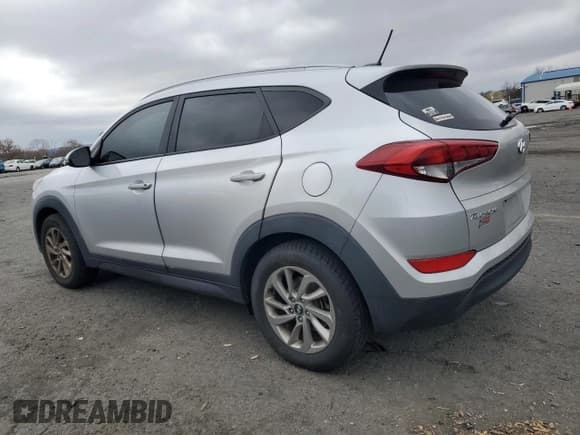 ✅ 2016 Hyundai Tucson SE • VIN: KM8J3CA41GU140054 • Лот: 92286055. Опубликован ранее на Copart с пробегом 120 012 миль. Бесплатный доступ к архиву аукционных продаж из США и подробный отчёт об истории автомобиля на DreamBid. Изображение 2.