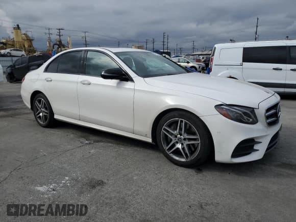 ✅ 2020 Mercedes-Benz E 350 • VIN: WDDZF8DB3LA725659 • Lot: 53916985. Listed on Copart with 62,635 mi. Free auction sales archive from the USA and detailed vehicle history report at DreamBid. Image 4.