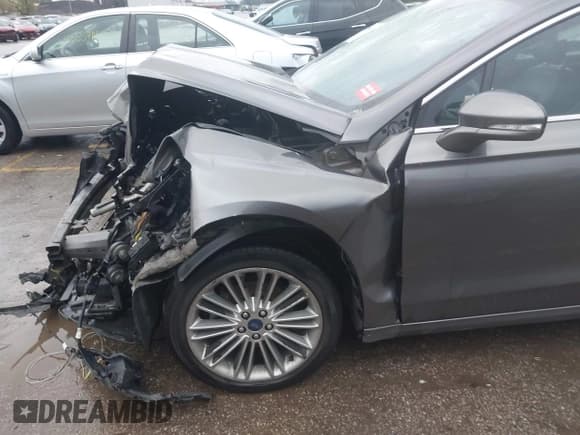 ✅ 2013 Ford Fusion SE • VIN: 3FA6P0HR4DR272622 • Лот: 43539490. Опубликован ранее на IAAI с пробегом 122 192 миль. Бесплатный доступ к архиву аукционных продаж из США и подробный отчёт об истории автомобиля на DreamBid. Изображение 19.