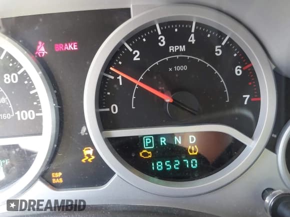 ✅ 2008 Jeep Wrangler Unlimited Sahara • VIN: 1J4GA59128L571725 • Lot: 43249920. Listed on IAAI with 185,270 mi. Free auction sales archive from the USA and detailed vehicle history report at DreamBid. Image 15.