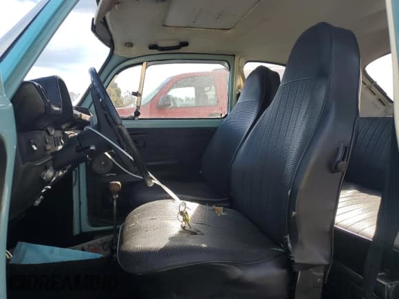 ✅ 1973 Volkswagen Beetle • VIN: 1332178415 • Lot: 41558625. Listed on Copart with 16,505 mi. Free auction sales archive from the USA and detailed vehicle history report at DreamBid. Image 7.