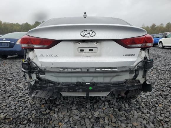 ✅ 2017 Hyundai Elantra Limited • VIN: 5NPD84LF5HH017831 • Lot: 82320665. Wystawiony na Copart z przebiegiem 136 832 mil. Bezpłatny archiwum sprzedaży aukcyjnych z USA i szczegółowy raport historii pojazdu na DreamBid. Zdjęcie 6.