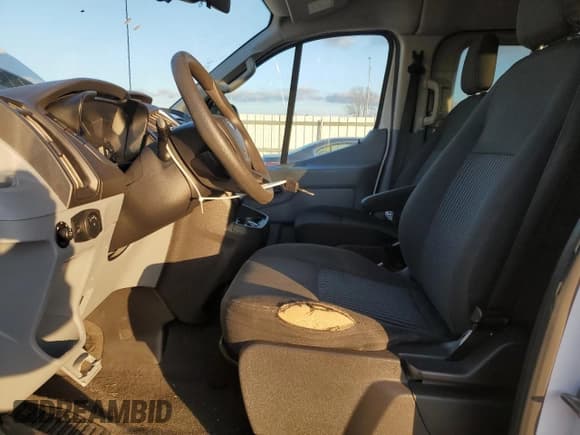 ✅ 2018 Ford Transit Passenger XL • VIN: 1FBZX2YM7JKB05893 • Lot: 44839445. Wystawiony na Copart z przebiegiem 128 623 mil. Bezpłatny archiwum sprzedaży aukcyjnych z USA i szczegółowy raport historii pojazdu na DreamBid. Zdjęcie 7.