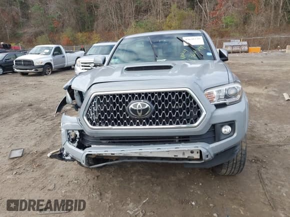 ✅ 2019 Toyota Tacoma SR5 • VIN: 3TMCZ5AN9KM233899 • Лот: 43641249. Опубликован ранее на IAAI с пробегом 110 460 миль. Бесплатный доступ к архиву аукционных продаж из США и подробный отчёт об истории автомобиля на DreamBid. Изображение 12.