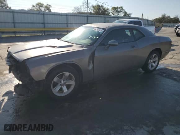 2010 Dodge Challenger SE z VIN 2B3CJ4DV1AH179963, wystawiony jako Copart lot #84362405 z przebiegiem 198 246 mil mil oraz Szkoda całkowita • Salvage title. Historia ofert i sprzedaży dostępna na DreamBid. Obrazek 1.