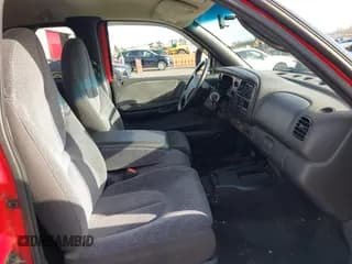 ✅ 1999 Dodge Dakota SLT • VIN: 1B7GG22XXXS290116 • Lot: 41372636. Wystawiony na IAAI z przebiegiem 132 112 mil. Bezpłatny archiwum sprzedaży aukcyjnych z USA i szczegółowy raport historii pojazdu na DreamBid. Zdjęcie 5.