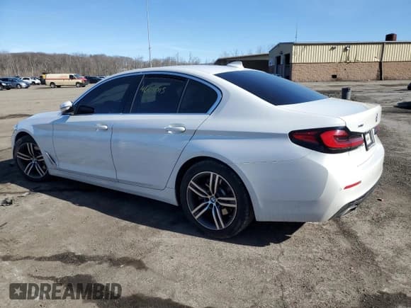 ✅ 2023 BMW 5 Series 530i xDrive • VIN: WBA13BJ04PCM79437 • Лот: 46671715. Опубликован ранее на Copart с пробегом Не указан. Бесплатный доступ к архиву аукционных продаж из США и подробный отчёт об истории автомобиля на DreamBid. Изображение 2.